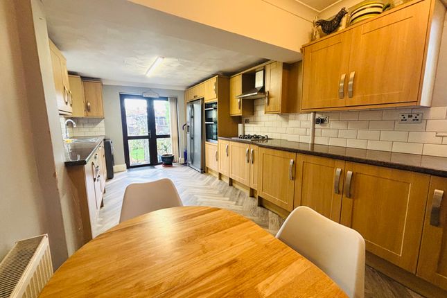 13, Seymour Avenue, Great Yarmouth photo 2
