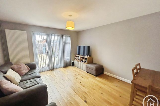 13, Vectis Drive, Sittingbourne photo 2