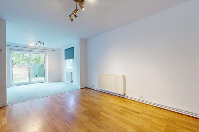 13, Arlott Crescent, Milton Keynes photo 3
