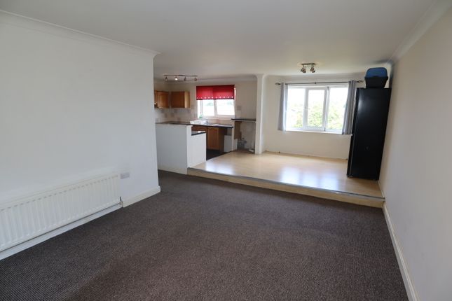 Flat for sale in Staverton Crescent, Lincoln
