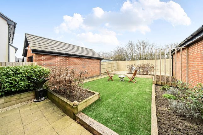 11, Millet Way, Witney photo 3