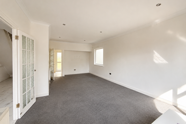 172, Harlington Road, Uxbridge photo 3