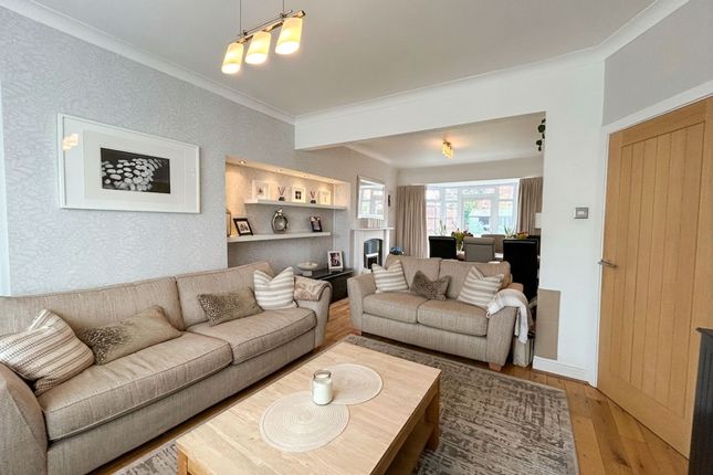 8a Edge Fold Road, Manchester photo 3