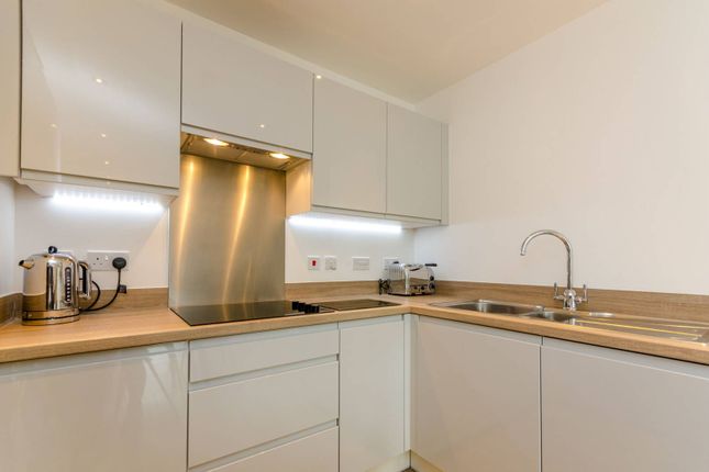 Flat to rent in Station View, Guildford GU1