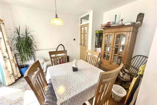 6, Toll Bar Road, Grantham photo 3