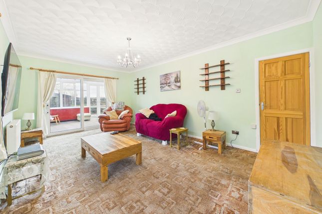 44 Stafford Avenue, Norwich photo 2