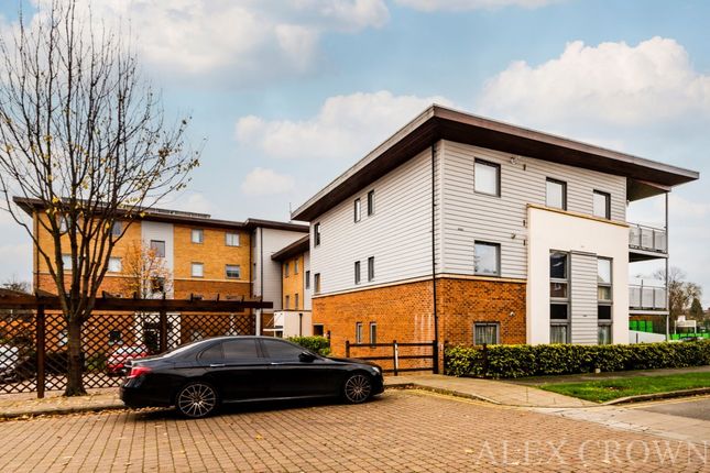 Thumbnail Flat for sale in Millicent Grove, London