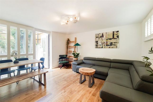 Thumbnail Mews house to rent in Mutton Place, Kentish Town
