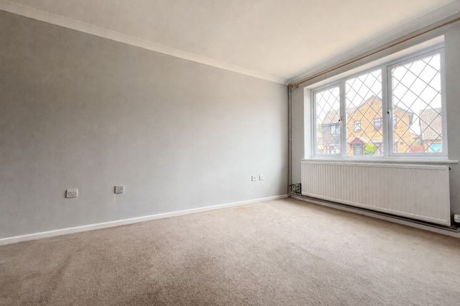 17 Alders Green, Gloucester photo 3