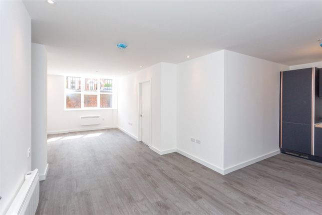 Flat for sale in 400 Whippendell Road, Watford