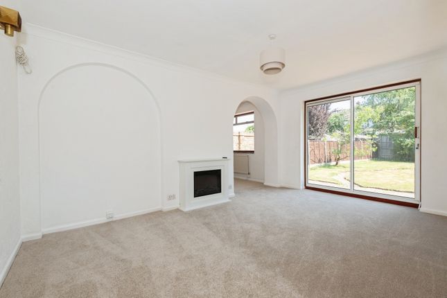 12, Greenacres, Surrey photo 3
