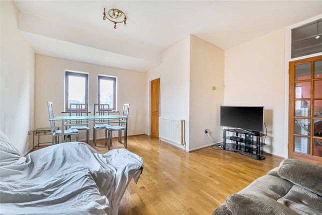 5, Milne Court, Enfield photo 2