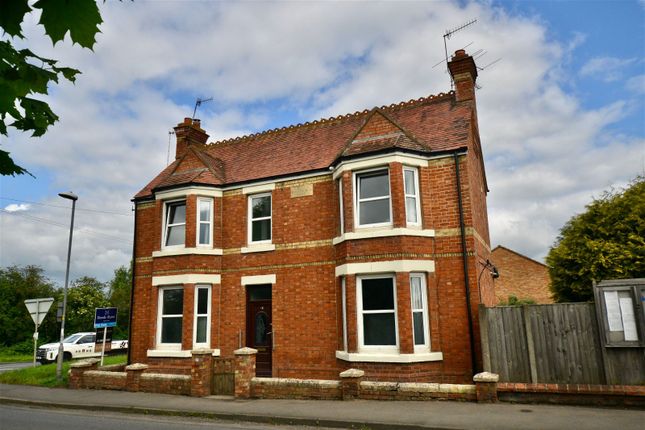 Thumbnail Detached house for sale in Bretforton Road, Badsey, Evesham