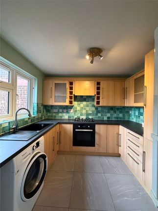94 Cobb Close, Datchet, Slough photo 5