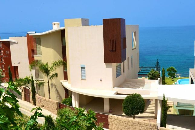 Thumbnail Villa for sale in Chloraka, Cyprus