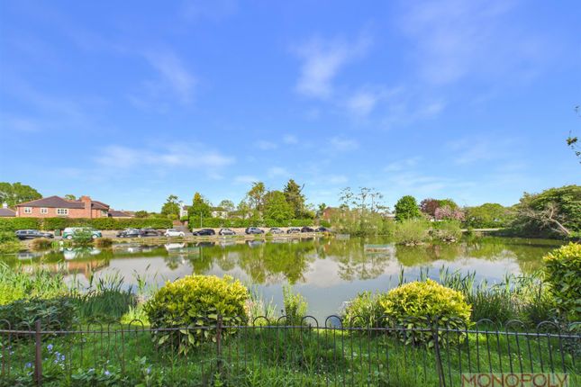9 Lake View, High Street, Gresford photo 2