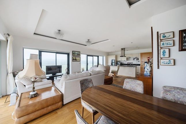 27 CAPE CROSS HOUSE, Newbury, Newbury photo 4