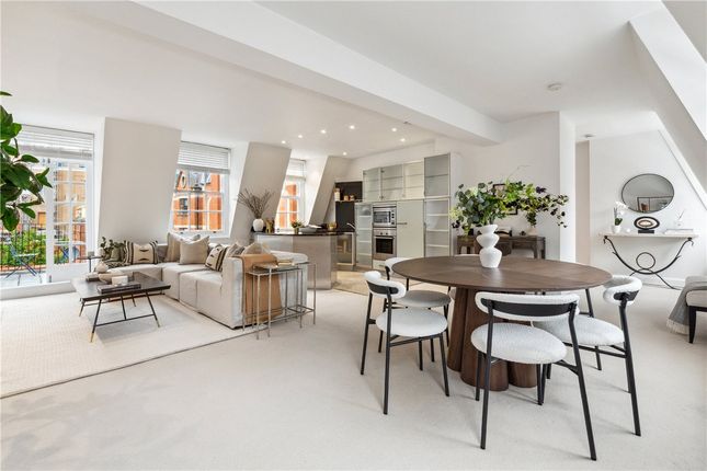 Thumbnail Flat for sale in Bruton Place, London