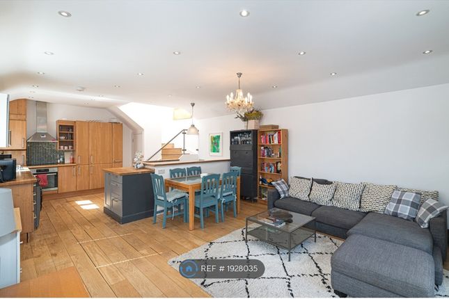 The Mews House, Balham High Road Balham, London photo 3