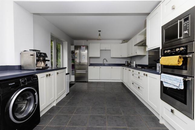 65, Wellfield Road, Huddersfield photo 3