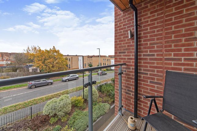 Flat for sale in Studio Way, Borehamwood