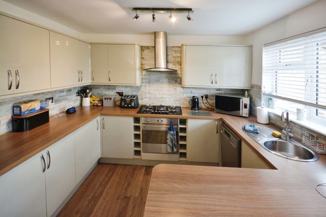 Thumbnail Terraced house for sale in Stirling Close, Stevenage