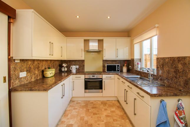 4, Broad Way Court, Dewsbury photo 2