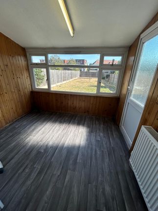 12 Sydney Road, ILFORD photo 5