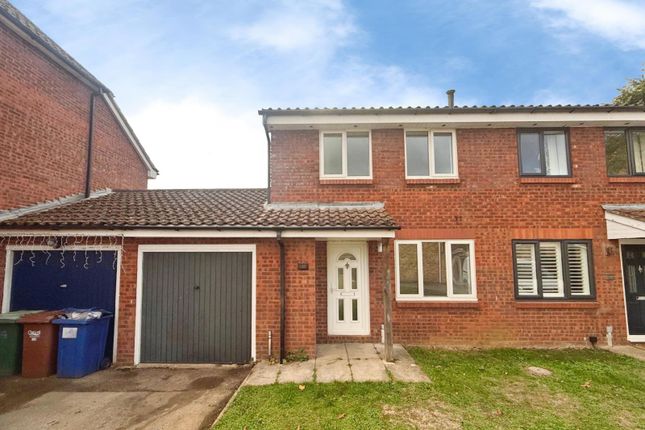 3-bed semi-detached on Roman Way, Oxfordshire, £325,000