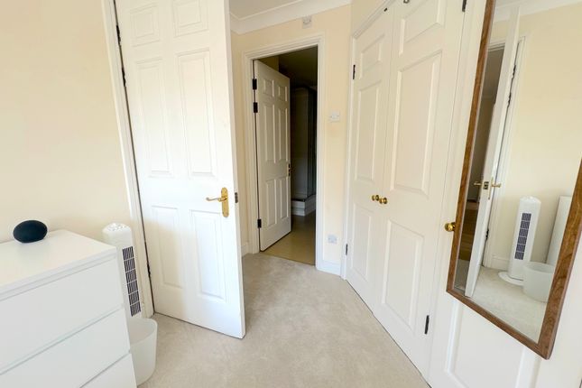 WATERSPRING COURT, Regency Street, London photo 4