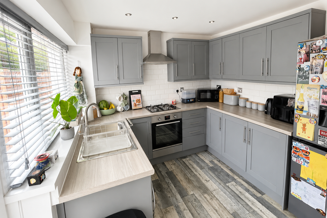 92, Trehafod Road, Pontypridd photo 2
