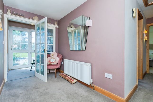8, Manor Farm Close, Leicester photo 2