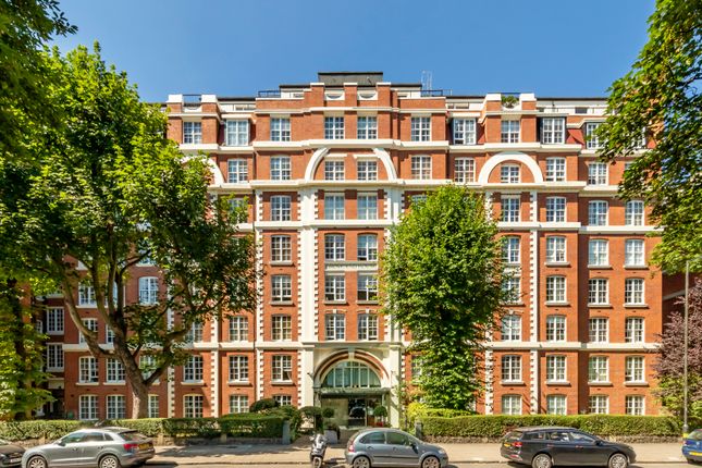 Flat for sale in Grove End House, Grove End Road, St John's Wood, London