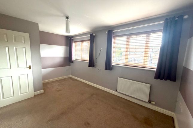 3 Greengate Close, Bury photo 3