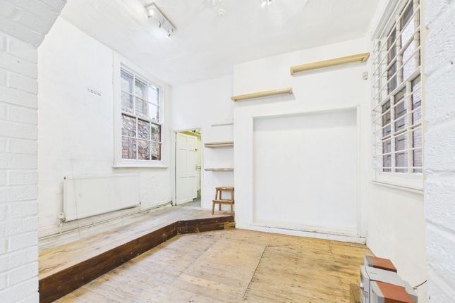 17 St. John Street, Matlock photo 4