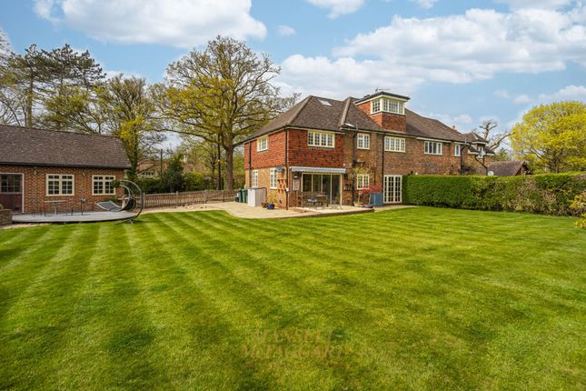 Ryeland Meath Green Lane, Horley photo 3