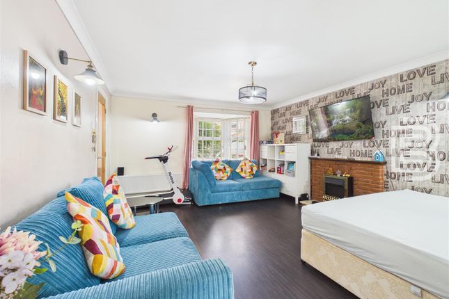 2, Sorrel Drive, Rugby photo 3