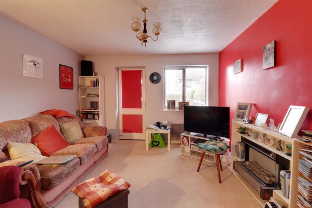 9, Pheasant Mead, Stonehouse photo 2