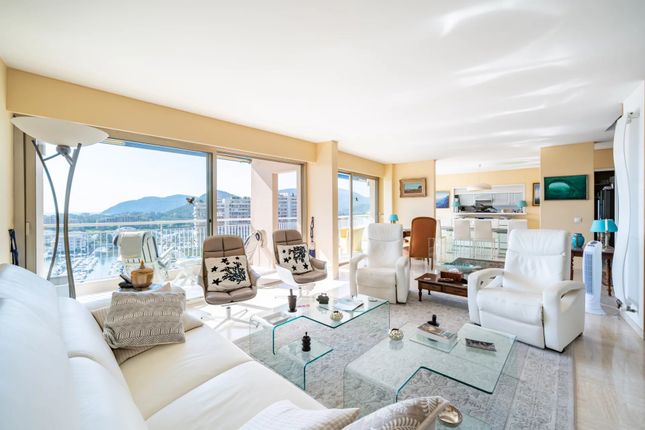 Apartment for sale in Mandelieu La Napoule, Cannes Area, French Riviera