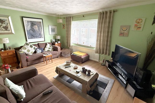 30A,, Branksome Close, Essex photo 4