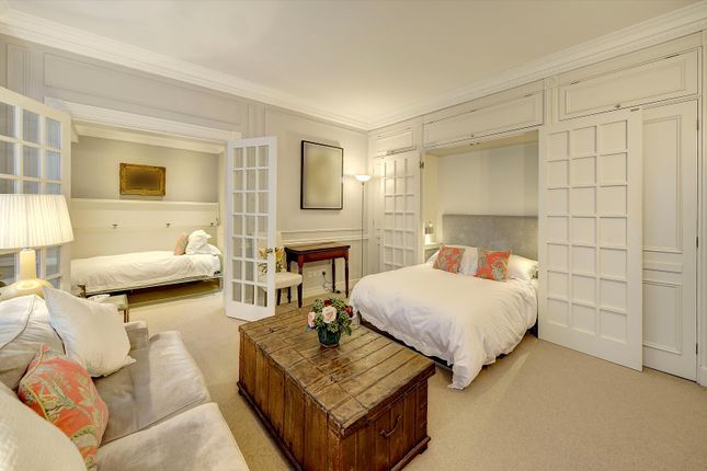 Basement Flat, London photo 2