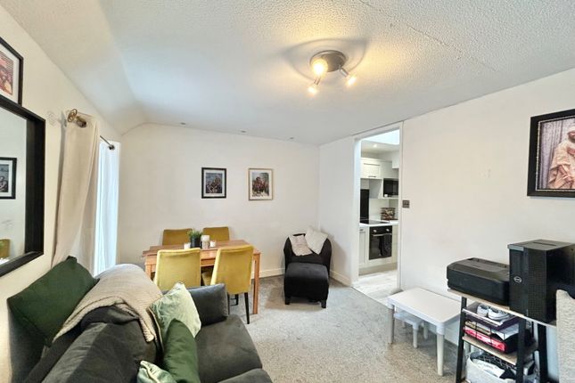 Flat B, 99, London Road, Sittingbourne photo 3