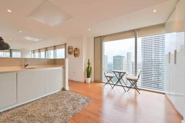 Flat for sale in The Landmark East Tower, 24 Marsh Wall, Canary Wharf, London