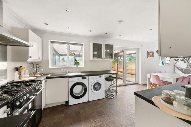 167, Grosvenor Avenue, Hayes photo 3