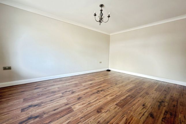 7, Clos Derwen, Swansea photo 3