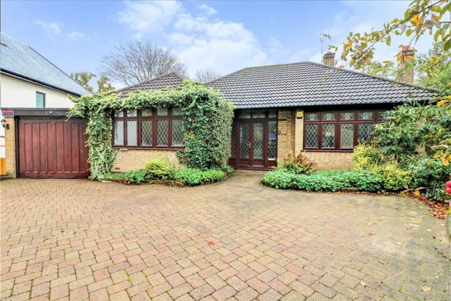 Thumbnail Bungalow to rent in Bracken Drive, Chigwell, Essex