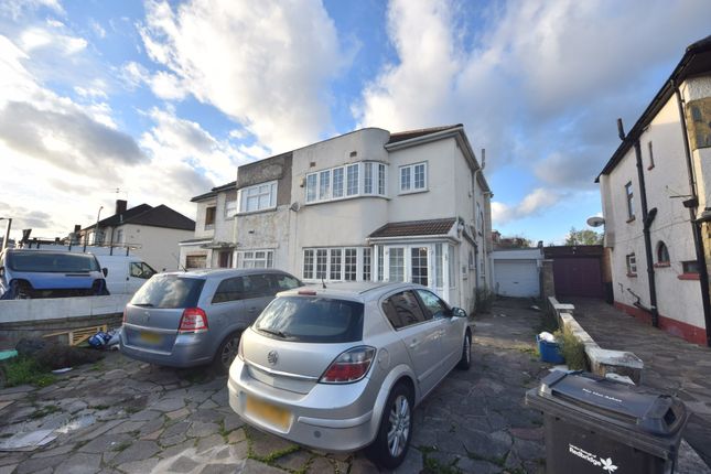 Semi-detached house to rent in Eastern Avenue, Newbury Park