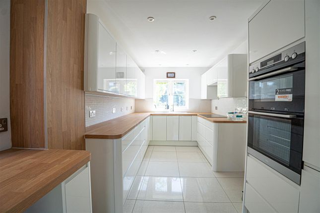 2, The Spaldings, St. Leonards-On-Sea photo 2