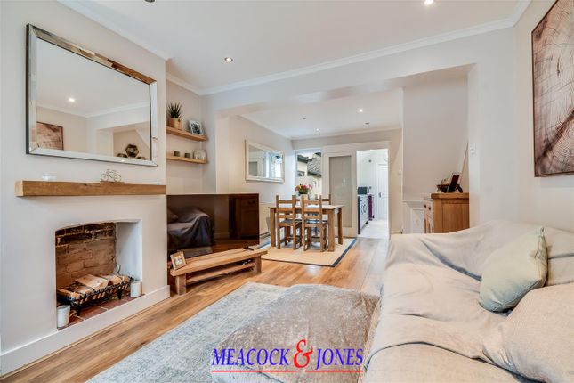2 Brickfield Cottages, Priests Lane, Brentwood photo 2