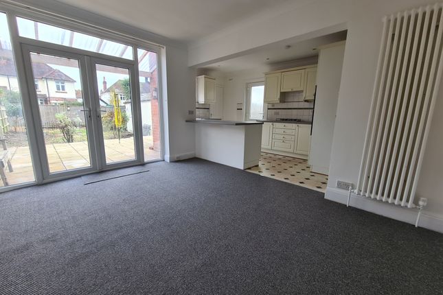 37, Luccombe Road, Southampton photo 2